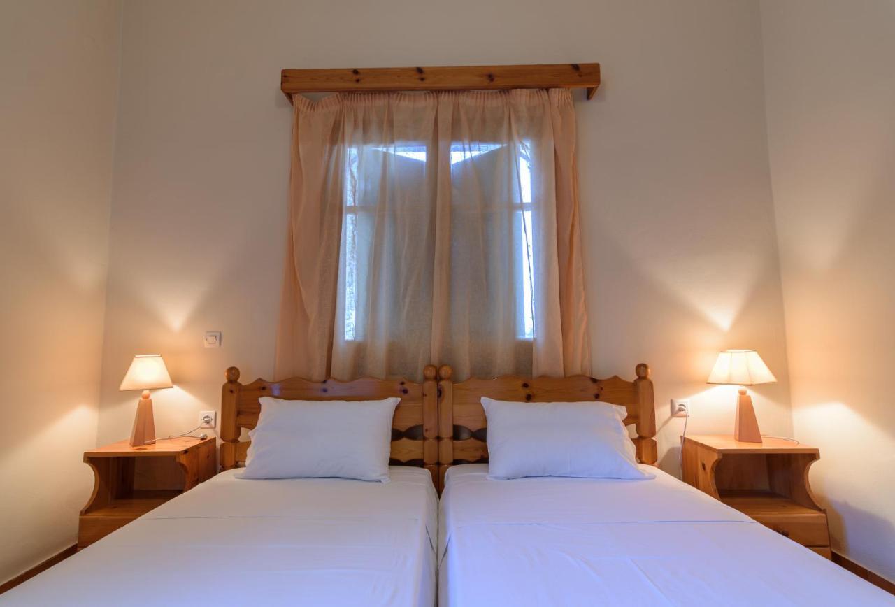 Balis Apartments ปาเลโอกัสไตรซา ภายนอก รูปภาพ