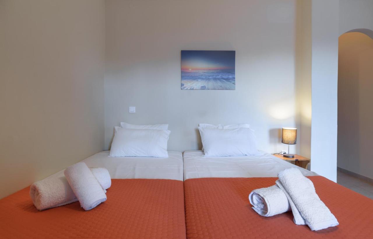 Balis Apartments ปาเลโอกัสไตรซา ภายนอก รูปภาพ