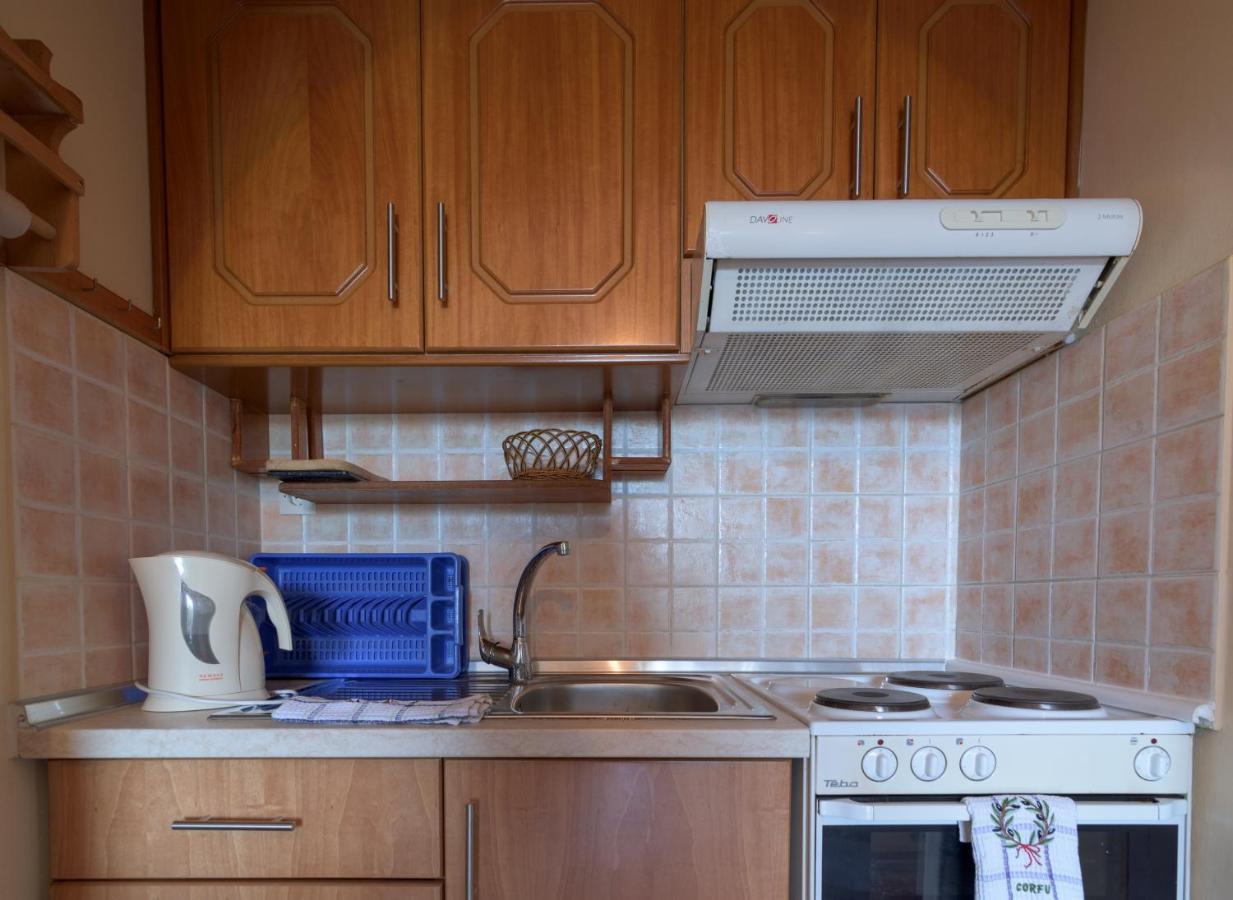 Balis Apartments ปาเลโอกัสไตรซา ภายนอก รูปภาพ