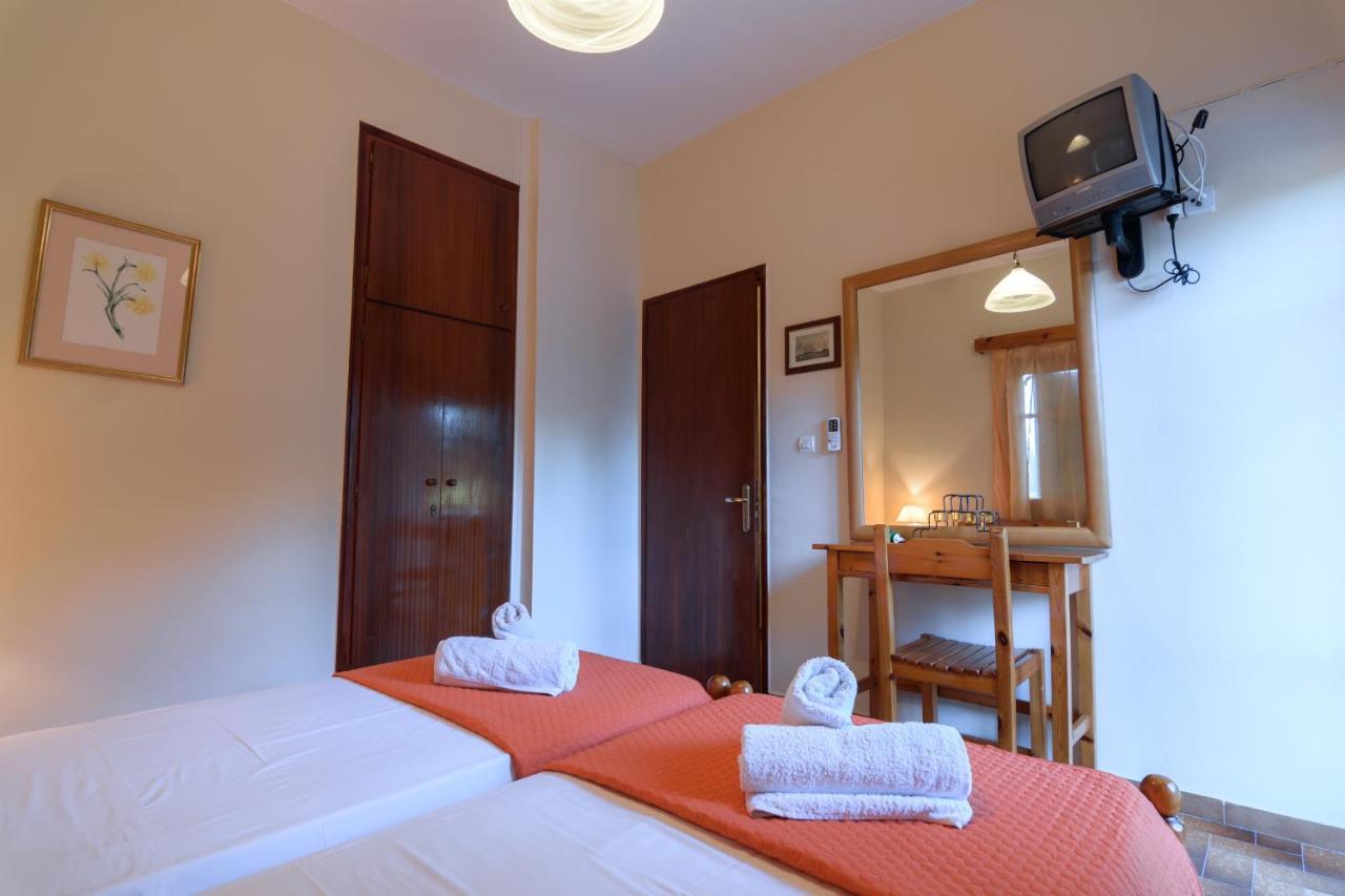 Balis Apartments ปาเลโอกัสไตรซา ภายนอก รูปภาพ