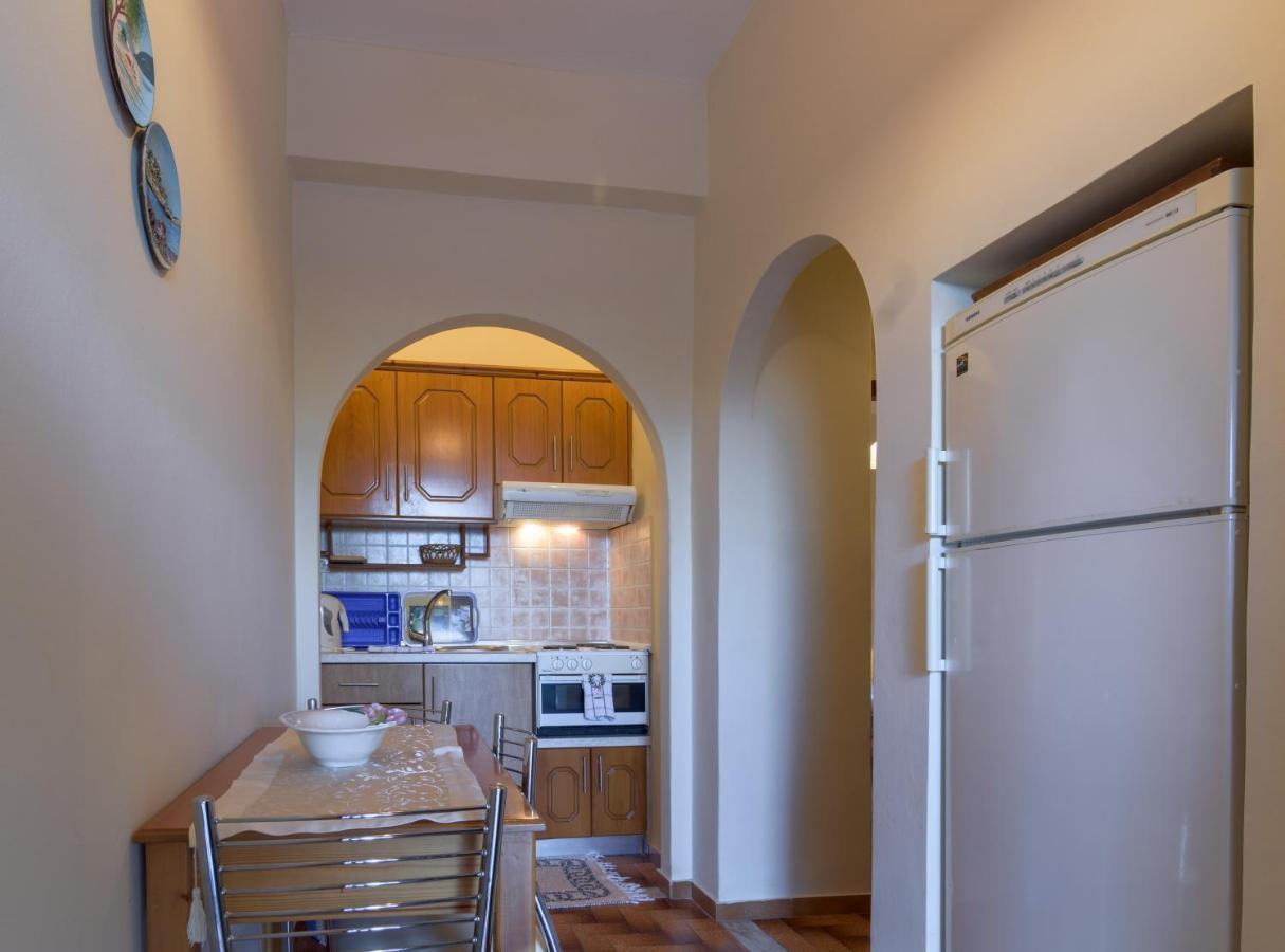 Balis Apartments ปาเลโอกัสไตรซา ภายนอก รูปภาพ